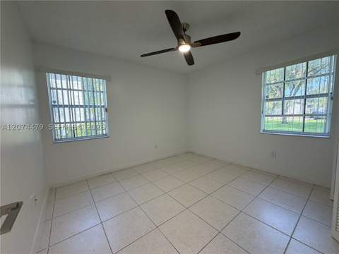 423 NE 210th Cir Ter 104-25, Miami FL - photo 10 of 15