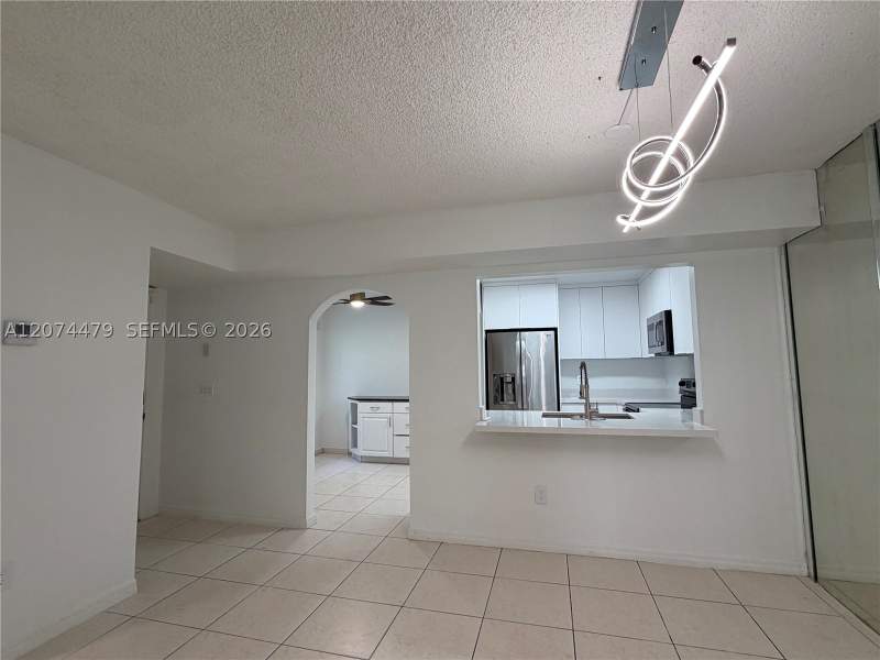 2 bedroom Condominium at 423 NE 210th Cir Ter 104-25, Monterey Village-One Cond, Miami — photo 4