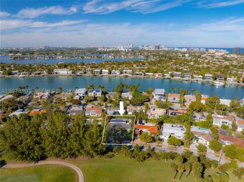 265 Fairway Dr, Miami Beach FL - photo 15 of 40