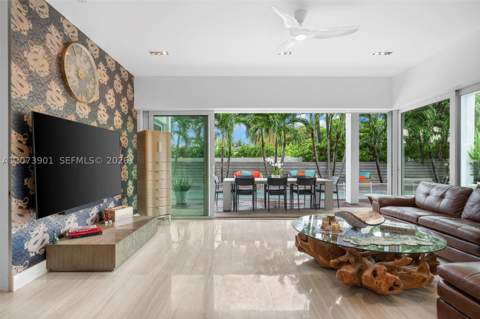 265 Fairway Dr, Miami Beach FL - photo 16 of 40