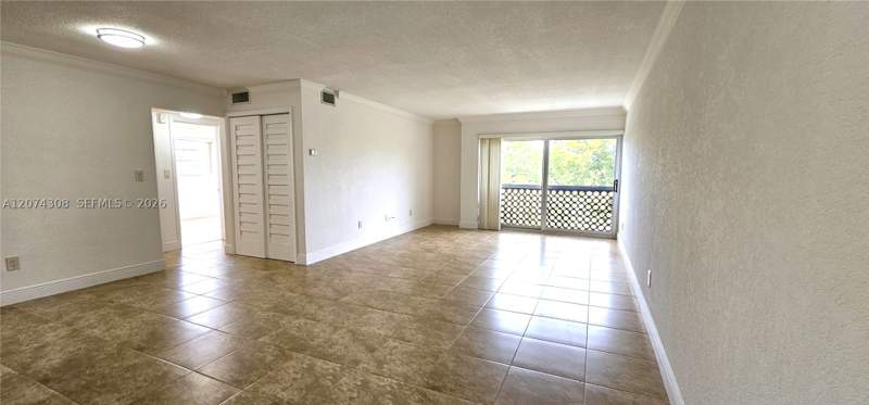 2 bedroom Condominium at 650 Coral Way 404, Gables Way Condo, Coral Gables — photo 2