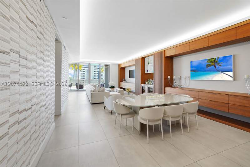 3 bedroom Condominium at 515 Valencia Ave 601, Coral Gables Biltmore Sec, Coral Gables — photo 2