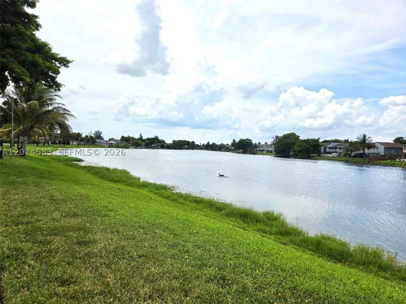 3 bedroom Townhouse at 6745 NW 169th St 14F, Woods Landing Condo Ph I, Hialeah — photo 2
