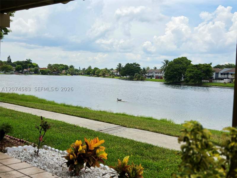 3 bedroom Townhouse at 6745 NW 169th St 14F, Woods Landing Condo Ph I, Hialeah — photo 4