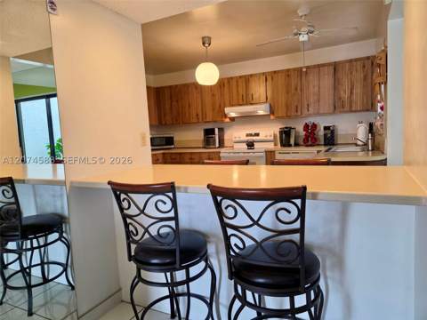 6745 NW 169th St 14F, Hialeah FL - photo 9 of 17