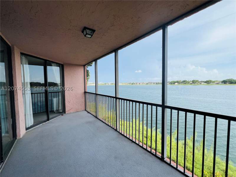 2 bedroom Condominium at 20860 San Simeon Way 205-6, Lakeview Of The Calf Club, Miami — photo 2