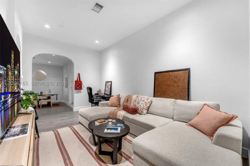 3 bedroom SingleFamilyResidence at 25419 SW 121st Ave, Hemingway Point, Homestead — photo 4
