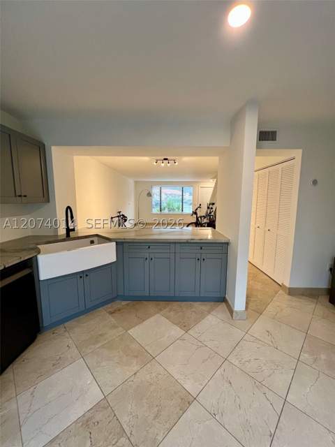 7803 SW 102nd Ln, Miami FL - photo 10 of 36
