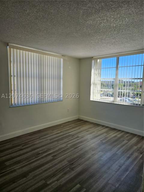 9320 Fontainebleau Blvd 401, Miami FL - photo 12 of 14
