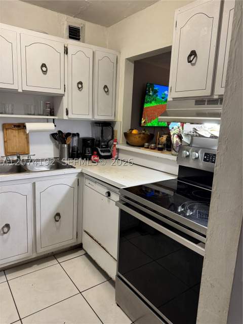 10395 N Kendall Dr V1, Miami FL - photo 6 of 20