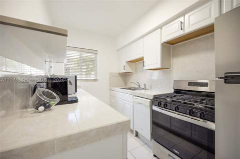 1110 Venetian Way 2B, Miami FL - photo 10 of 16