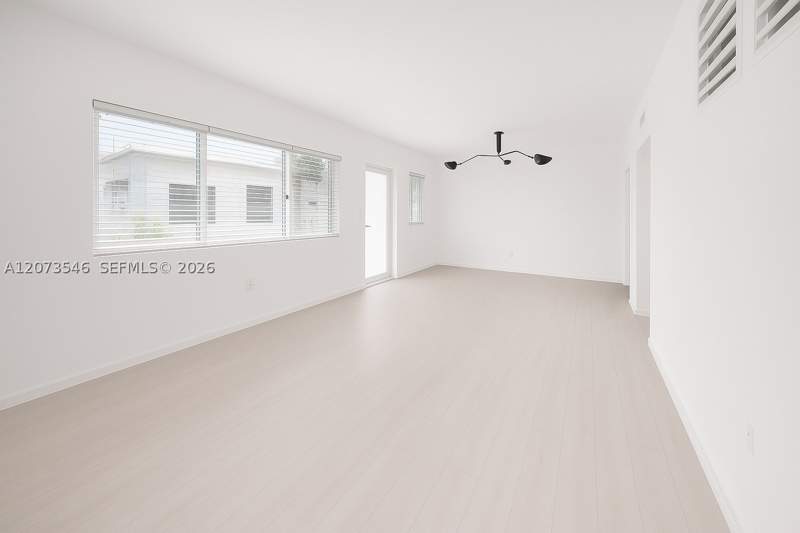 1 bedroom StockCooperative at 1110 Venetian Way 2B, Sandpiper Villas Co-Op, Miami — photo 2
