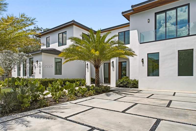 6 bedroom SingleFamilyResidence at 9840 SW 73rd Ct, Hillmont, Pinecrest — photo 4