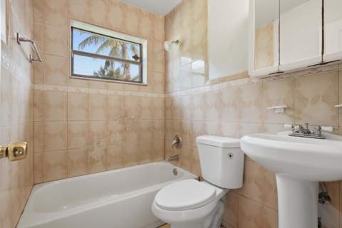 980 NW 183rd Street, Miami Gardens FL - photo 13 of 25