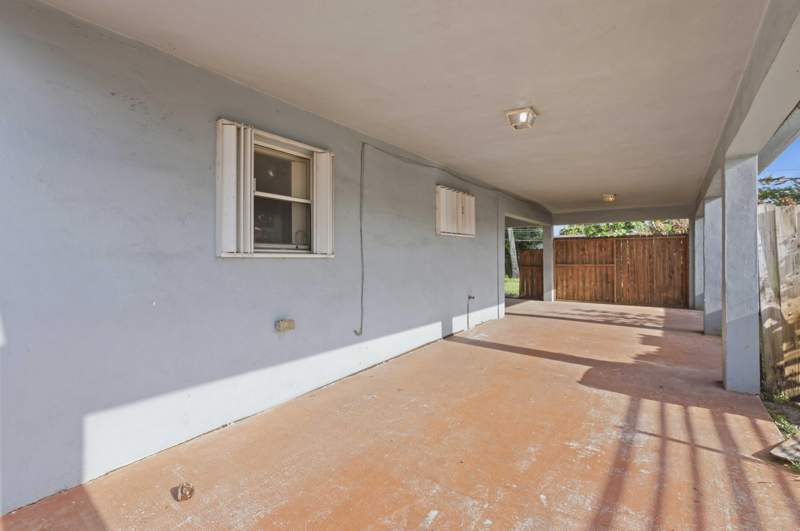 3 bedroom SingleFamilyResidence at 980 NW 183rd Street, Scott Lake Manor Sec 2, Miami Gardens — photo 3