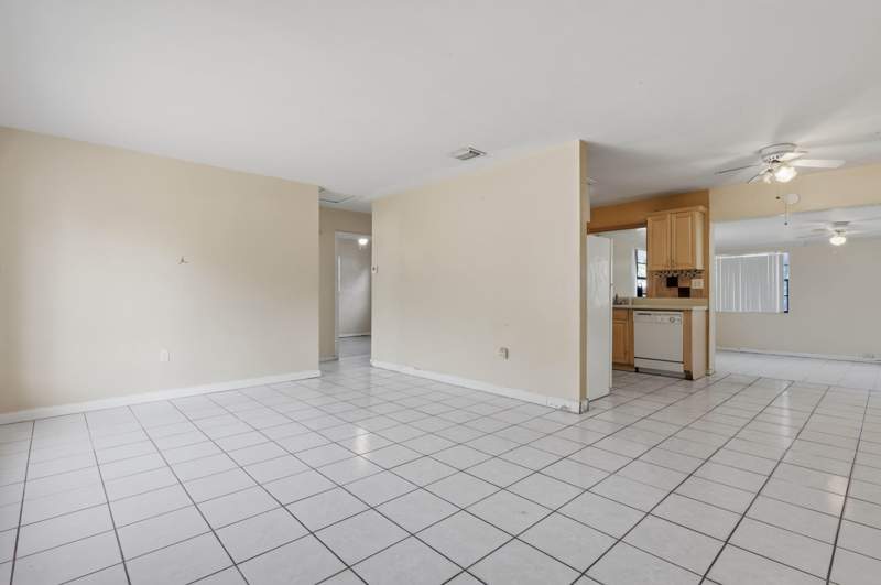 3 bedroom SingleFamilyResidence at 980 NW 183rd Street, Scott Lake Manor Sec 2, Miami Gardens — photo 4
