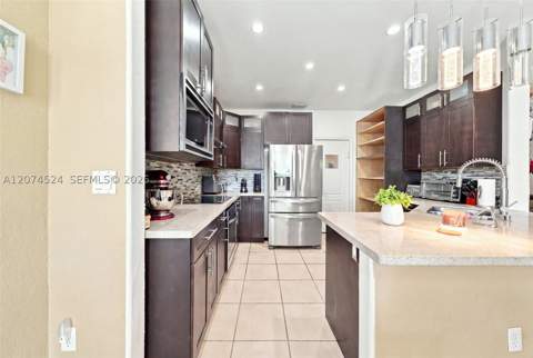 15429 SW 36th Ter, Miami FL - photo 10 of 40