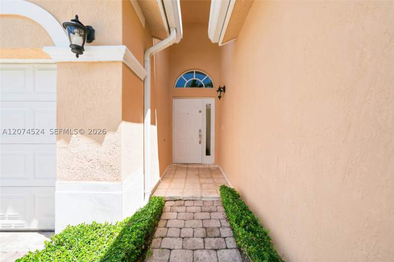 4 bedroom SingleFamilyResidence at 15429 SW 36th Ter, Ponce Estates Sec 2, Miami — photo 3