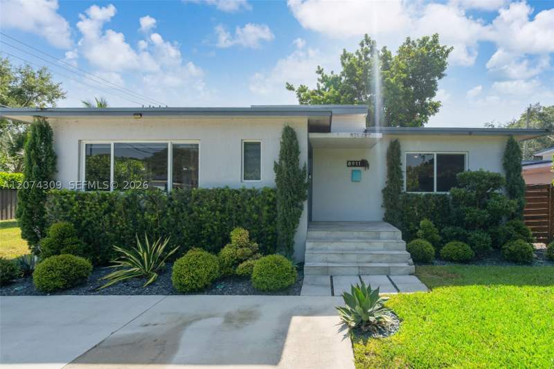 2 bedroom SingleFamilyResidence at 8911 N Miami Ave, El Portal Sec 3, El Portal — photo 2