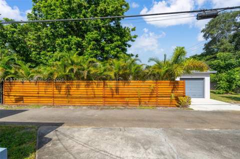 8911 N Miami Ave, El Portal FL - photo 24 of 32