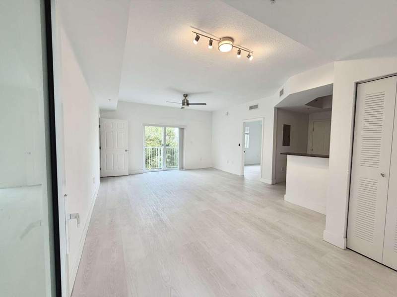 1 bedroom Condominium at 7516 NE 1 Avenue 302, Le Terrace Condo, Miami — photo 2