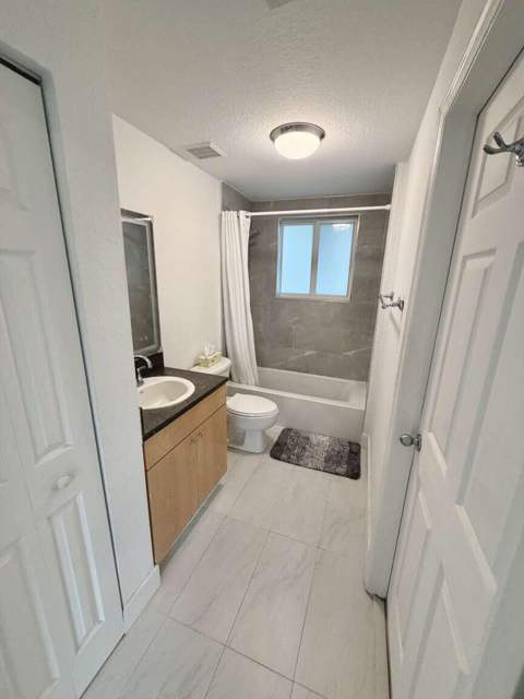 7516 NE 1 Avenue 302, Miami FL - photo 7 of 10