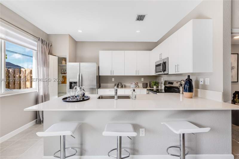 3 bedroom Townhouse at 754 SE 15 St, Terra Sol, Homestead — photo 2