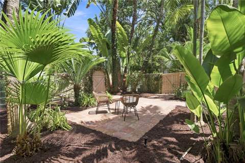 4110 Battersea Rd, Miami FL - photo 6 of 32