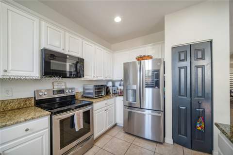 10334 NW 30th Ter, Doral FL - photo 10 of 34