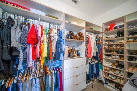 10334 NW 30th Ter, Doral FL - photo 21 of 34