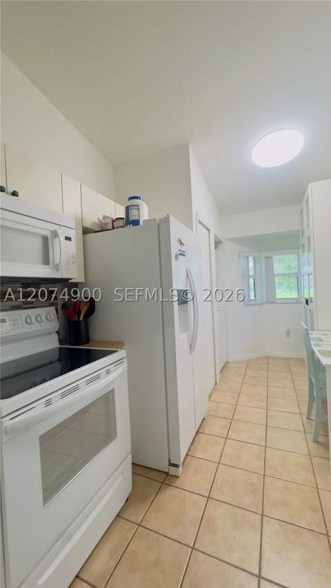990 NE 33rd Ter 202, Homestead FL - photo 13 of 37