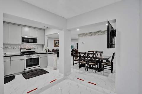 903 W 77th St, Hialeah FL - photo 9 of 29