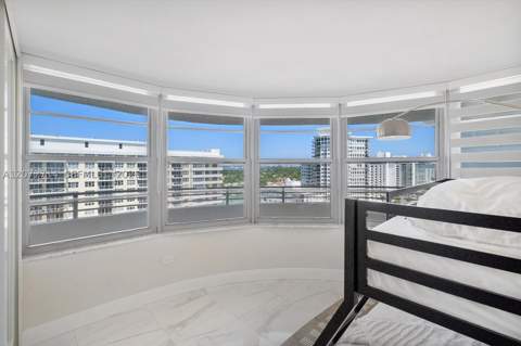 5555 Collins Ave 16B, Miami Beach FL - photo 10 of 35