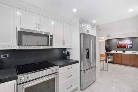5555 Collins Ave 16B, Miami Beach FL - photo 9 of 35