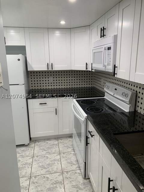 1990 Marseille Dr 206, Miami Beach FL - photo 10 of 18