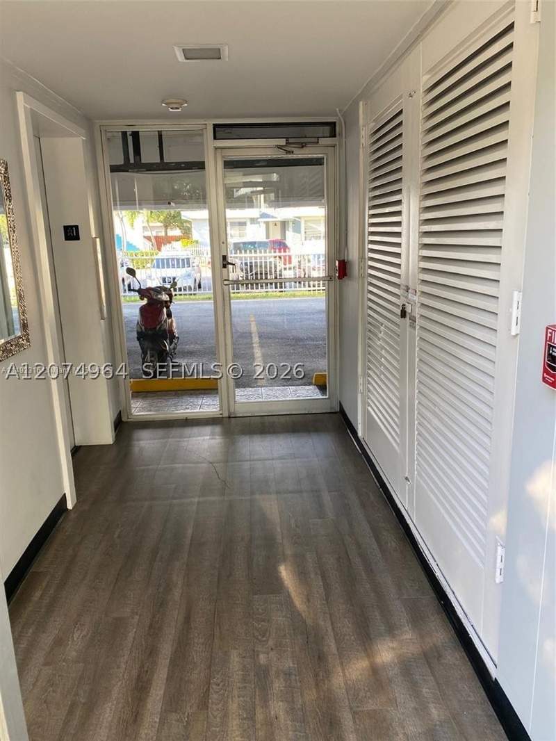 2 bedroom Condominium at 1990 Marseille Dr 206, Lisette Condo, Miami Beach — photo 4
