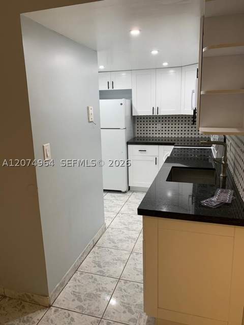 1990 Marseille Dr 206, Miami Beach FL - photo 9 of 18