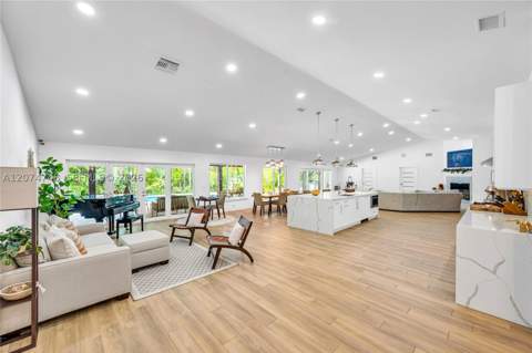 8440 SW 182nd Ter, Palmetto Bay FL - photo 6 of 81