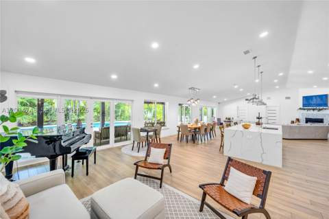 8440 SW 182nd Ter, Palmetto Bay FL - photo 9 of 81