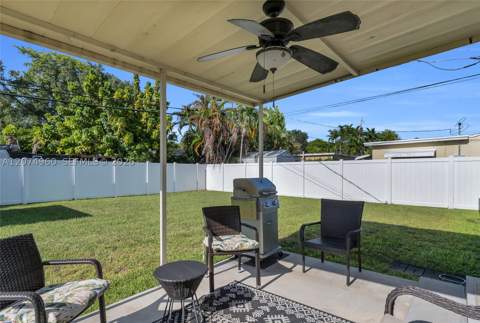 6387 SW 42nd St, South Miami FL - photo 16 of 31