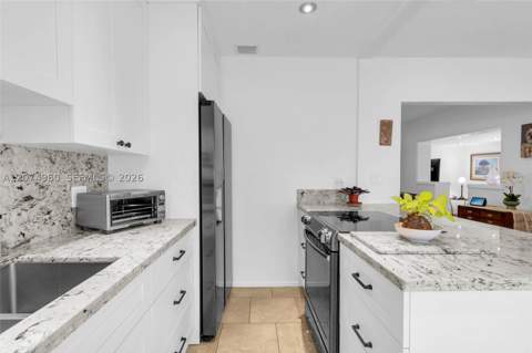 6387 SW 42nd St, South Miami FL - photo 7 of 31