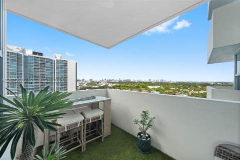 2899 Collins Ave 1624, Miami Beach FL - photo 10 of 29