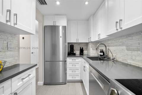2899 Collins Ave 1624, Miami Beach FL - photo 7 of 29