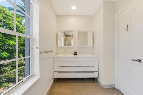 140 N Hibiscus Dr, Miami Beach FL - photo 23 of 41