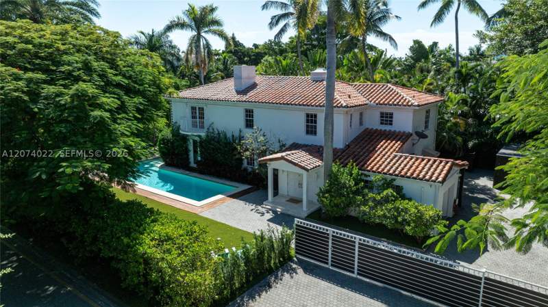 5 bedroom SingleFamilyResidence at 140 N Hibiscus Dr, Hibiscus Island, Miami Beach — photo 3