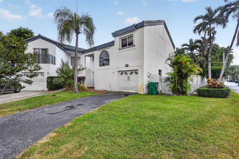 3 bedroom SingleFamilyResidence at 253 NE 211th Ter, San Simeon Homes, Miami — photo 4