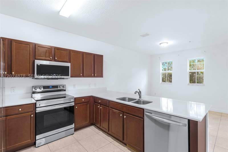 3 bedroom Condominium at 260 NW 109th Ave 204, Century Park West, Miami — photo 2