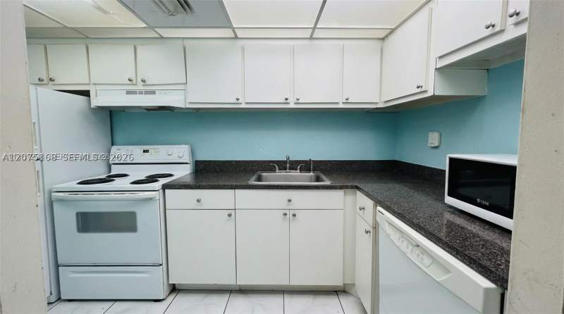 0 bedroom Condominium at 1000 West Ave 215, Mirador 1000 Condo, Miami Beach — photo 4