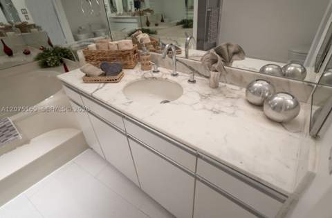 9 Island Ave 1806, Miami Beach FL - photo 11 of 57