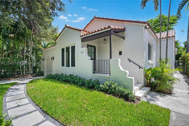 4 bedroom SingleFamilyResidence at 829 Genoa St, Coral Gables Granada Sec, Coral Gables — photo 2